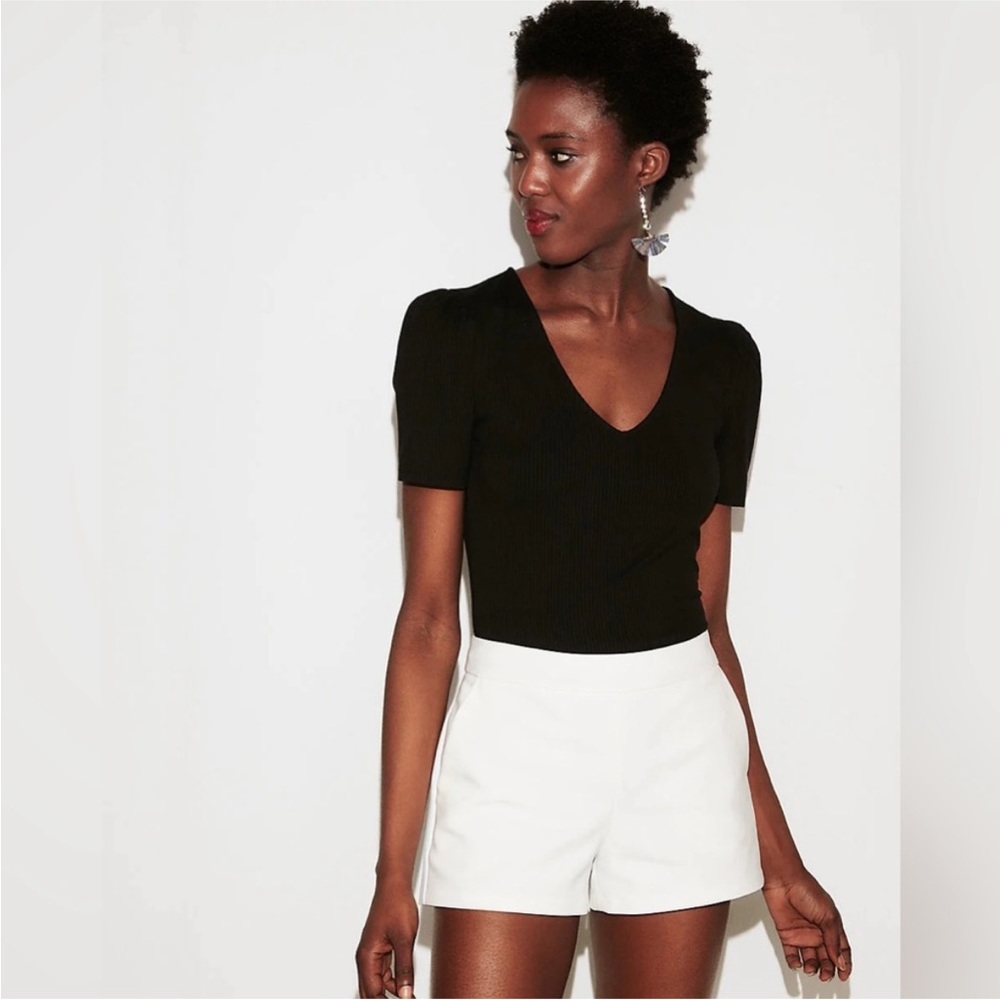 Express Puff Sleeve Ribbed Pitch Black V Neck Short Sleeve Top. Size XXS